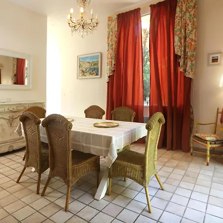 Le Clos De La Tour Piscine Chauffee