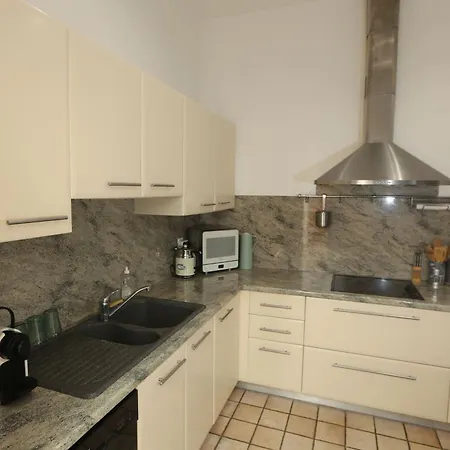 Guest house Le Clos De La Tour Piscine Chauffee 4*