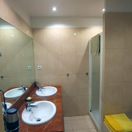 Guest house Le Clos De La Tour Piscine Chauffee