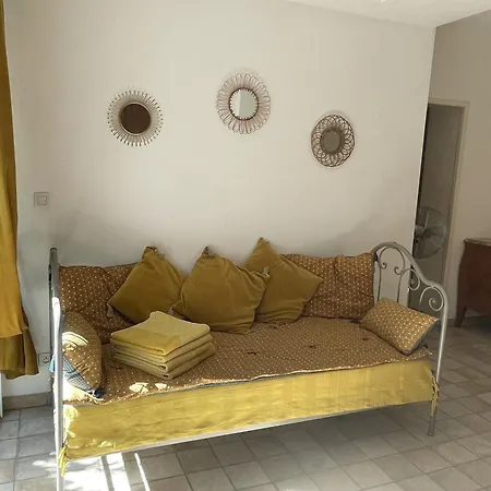Guest house Le Clos De La Tour Piscine Chauffee 4*